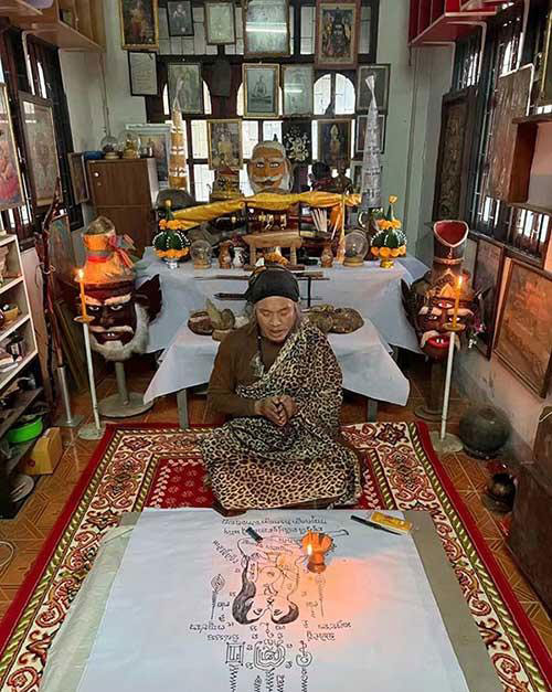 <a href=https://www.tgqjwang.com/ target=_blank class=infotextkey>情降</a>是情侣复合的最灵的法术吗